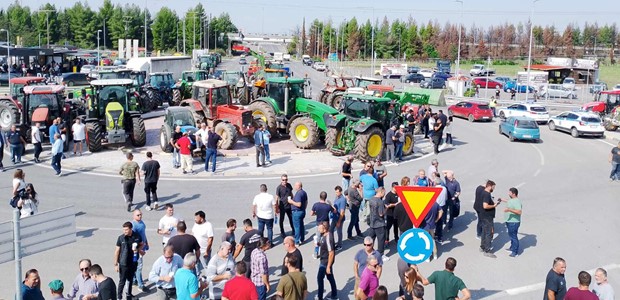Συλλαλητήριο με τρακτέρ από τους πλημμυροπαθείς αγρότες